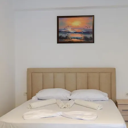 Mema Himara